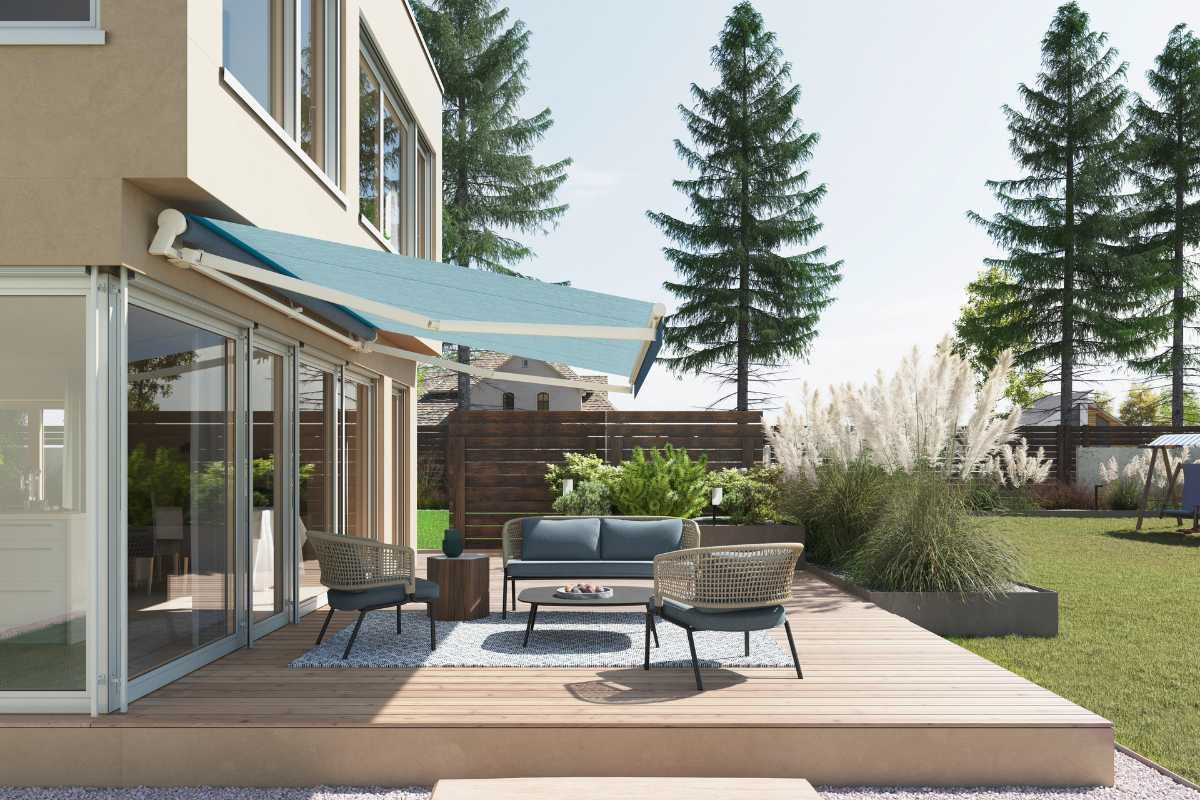 Terrasse mit Markise und Lounge-Möbeln Moderne Terrasse mit stilvollen Möbeln und Sonnenschutz